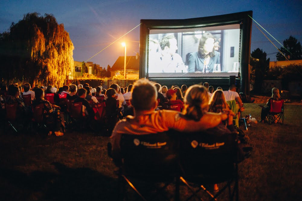 Toulavé kino