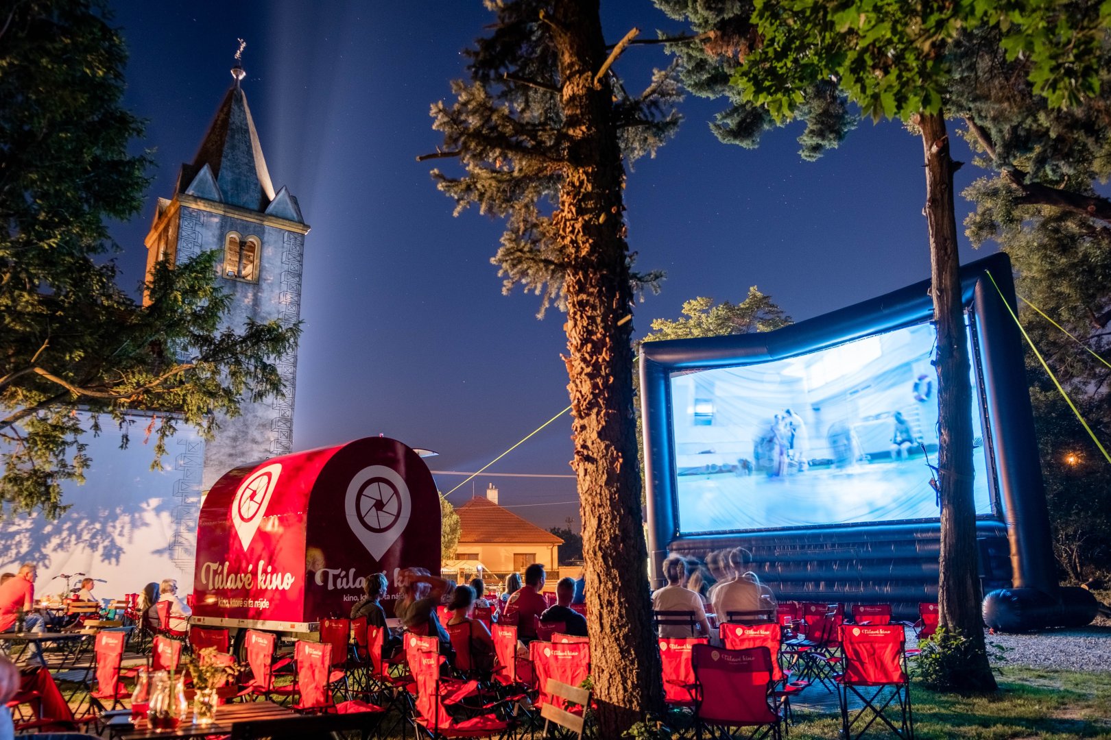 Toulavé kino